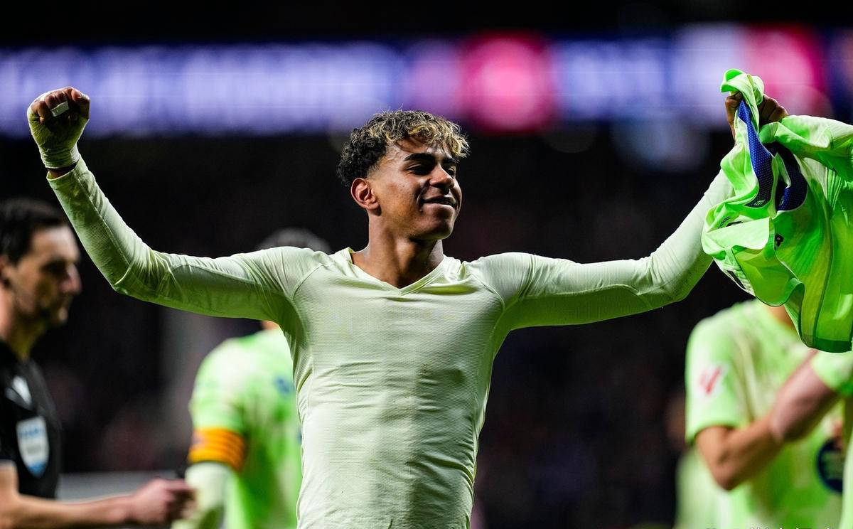 巴萨神勇逆转马竞 绝杀登顶西甲积分榜