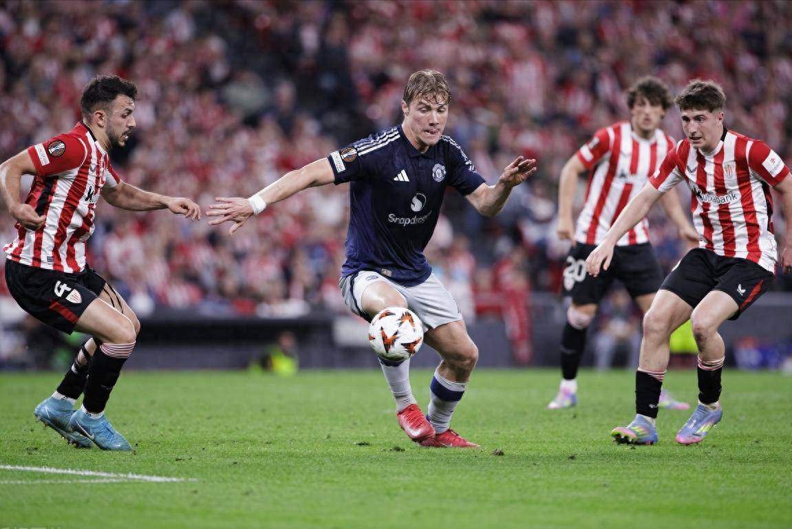 英超＞西甲？曼联两大废材闪耀欧战 安东尼世界波 霍伊伦造红点