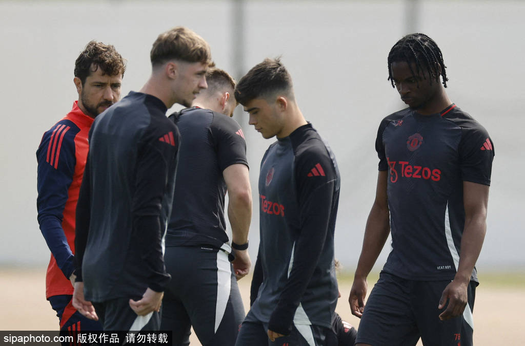 曼联高层地震！拉特克利夫钦点大将“退位”，红魔重建再添迷雾？